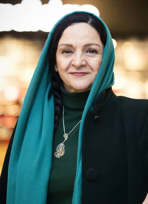 گلاب آدینه