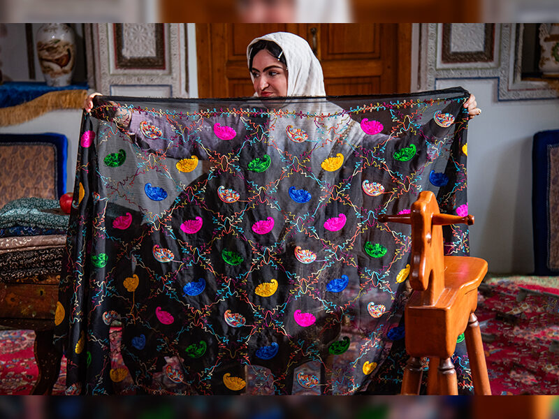 گلاره عباسی